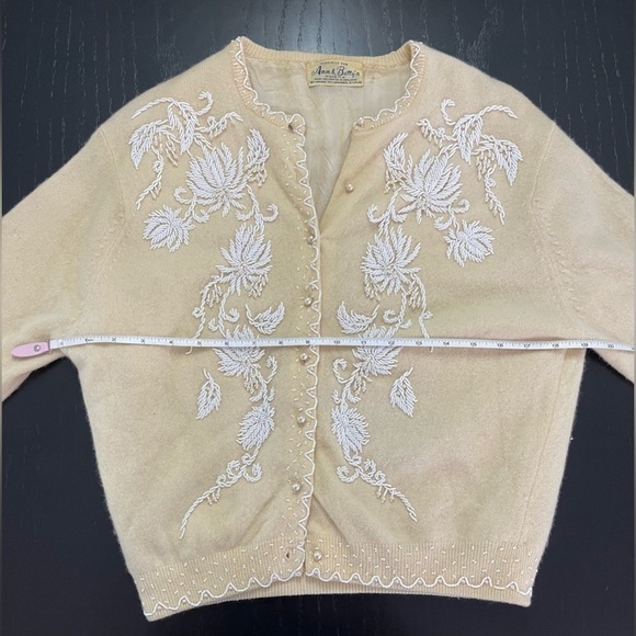 Vintage Ann & Betty’s of Miami Wool Cardigan - Picture 6 of 8